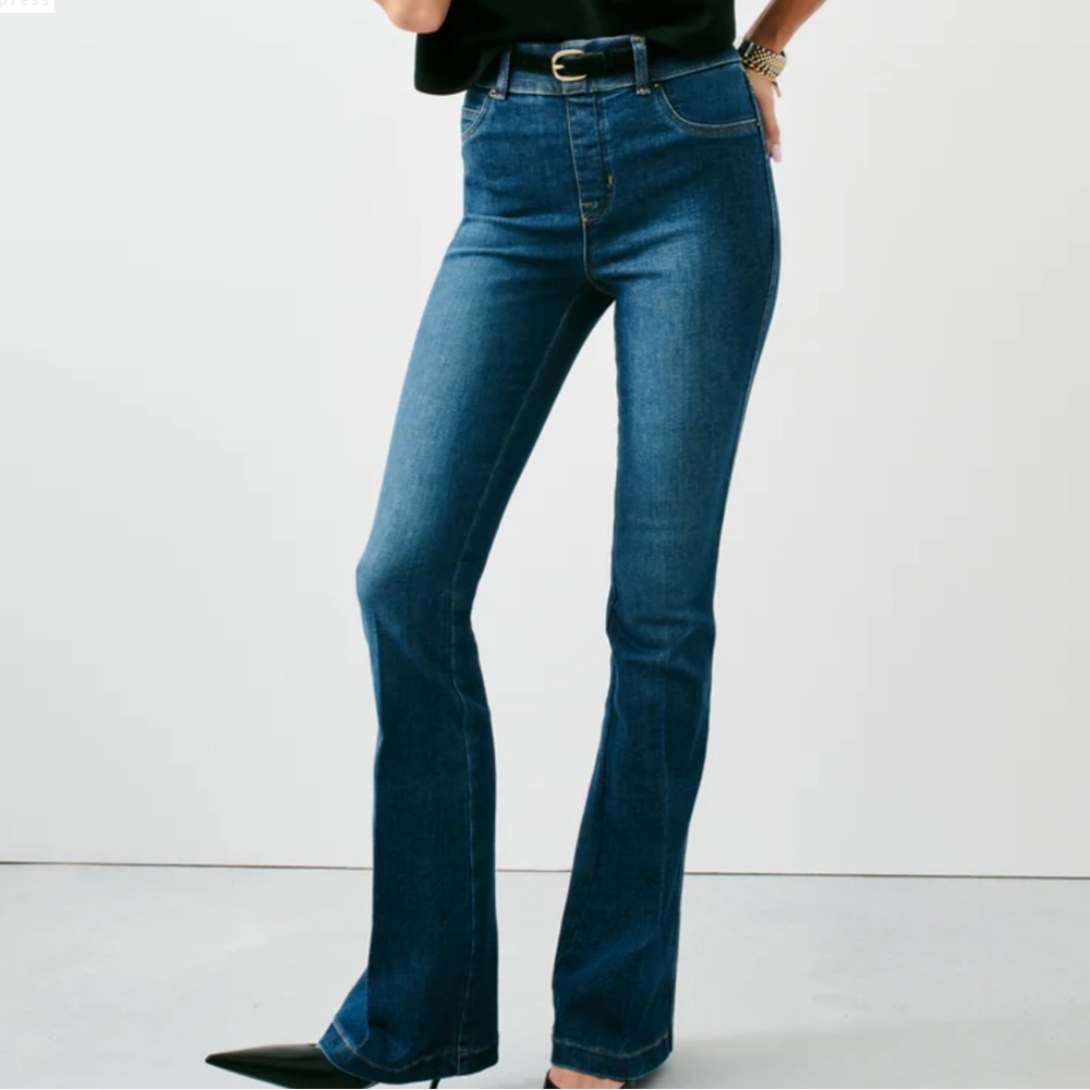 SPANX High Rise Flare Leg Pull On Jeans Size S Petite